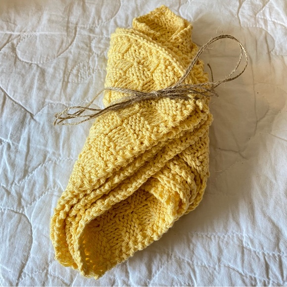 Hand Knit 100% Cotton Dish or Wash Cloth in yellow x 4 - Picture 3 of 6